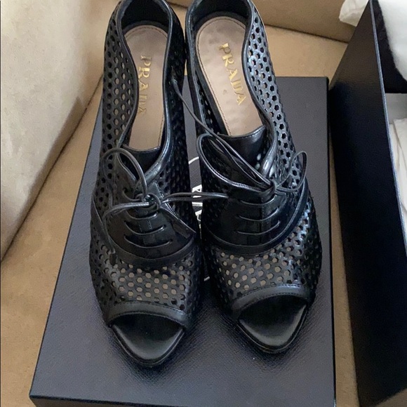 Authentic Prada Peep Toe Heels - Picture 3 of 13